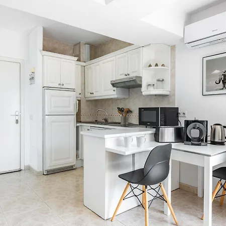 Amazing 2 Bedrooms In Centre Daire