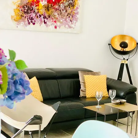 Amazing 2 Bedrooms In Centre *