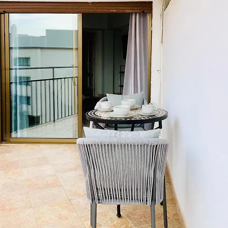 Amazing 2 Bedrooms In Centre *