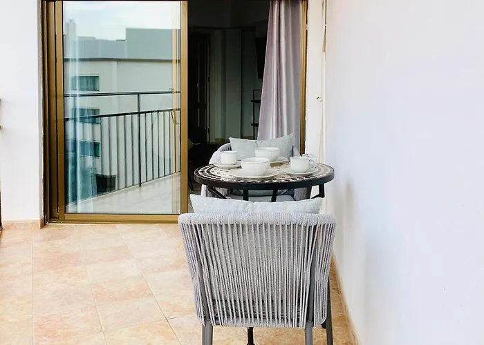 Amazing 2 Bedrooms In Centre *